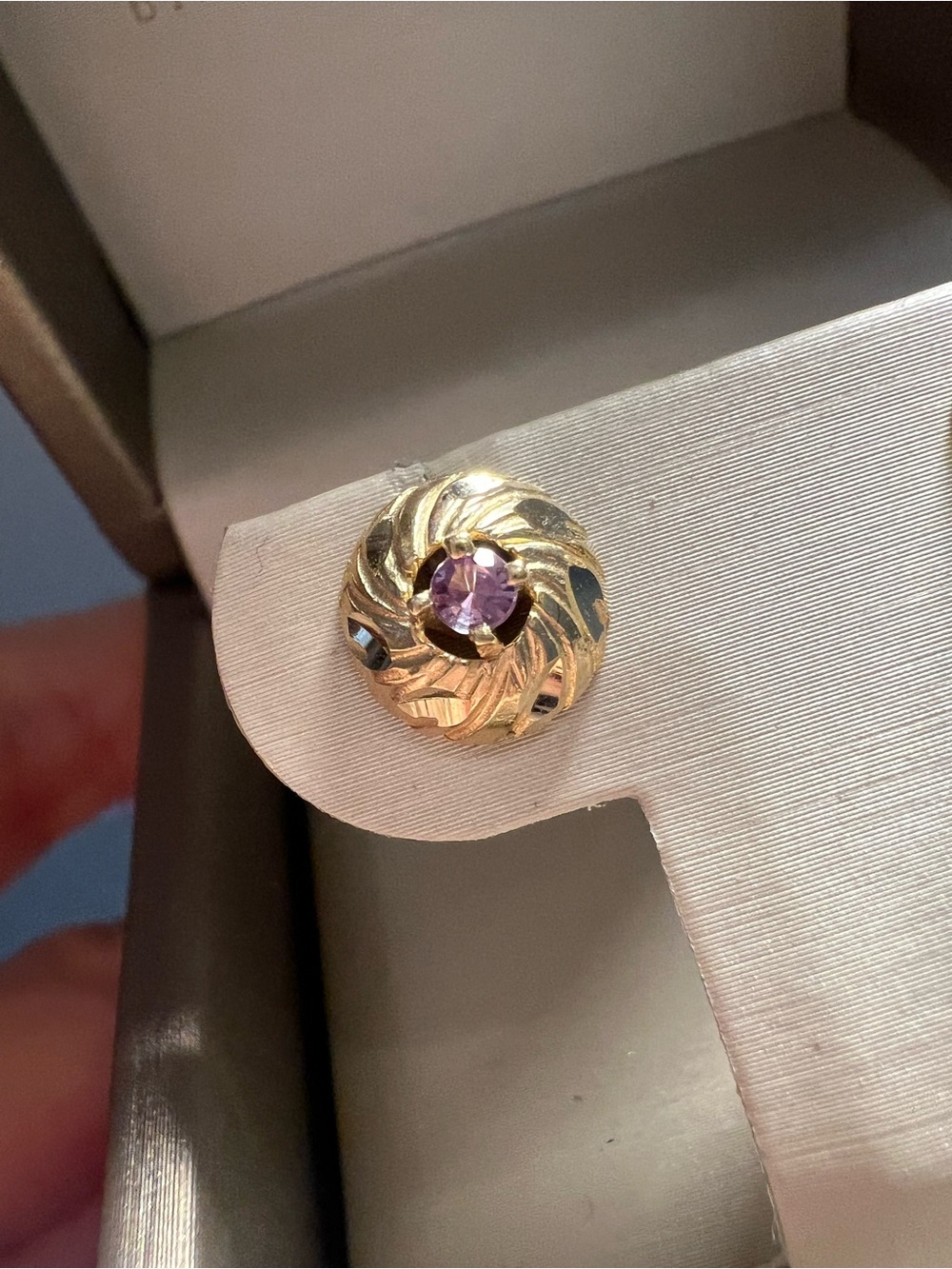Vintage Solid 10k Gold Swirl Stud Earrings with Colour-Change Sapphires - Picture 5 of 6